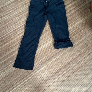 Women’s Size 14 Black Columbia Nylon Cargo Type Pants